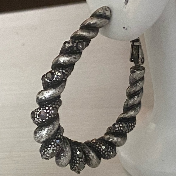 Lia Sophia Earrings - Picture 5 of 5